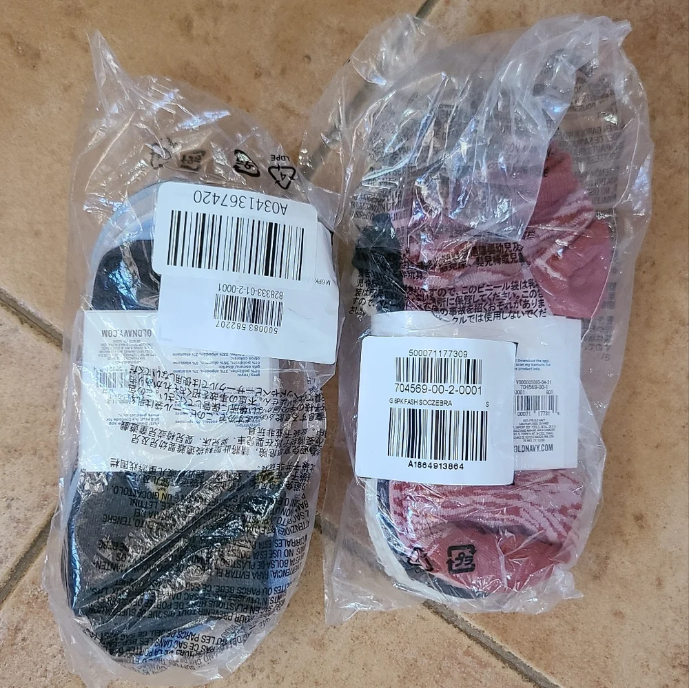 👀50% OFF - NWT‼️ Old Navy brand Girl's Ankle Socks, 12 pairs
